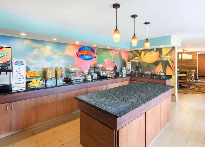 Hotel: Baymont By Wyndham Savannah Midtown