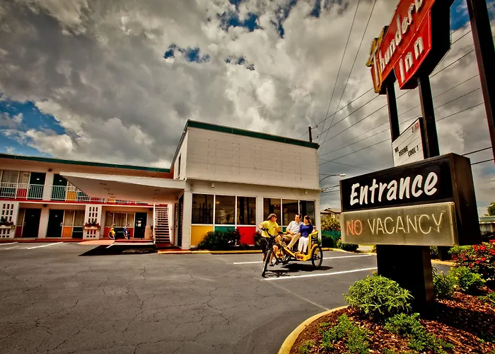 Thunderbird Inn